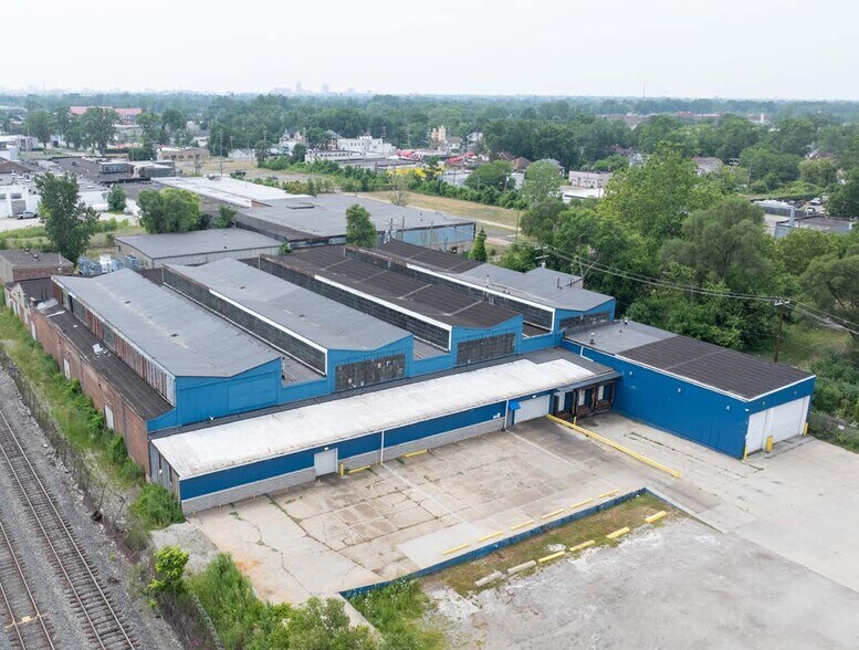 6400 Hildale St, Detroit, MI à louer - Photo de l’immeuble – Image 1 sur 2