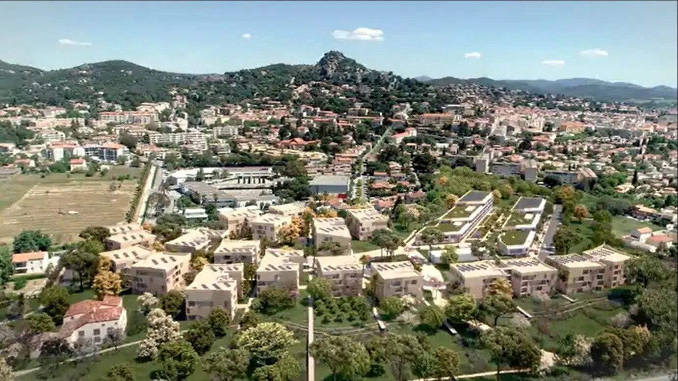 Local commercial dans Hyères à louer Photo de l’immeuble– Image 1 sur 5