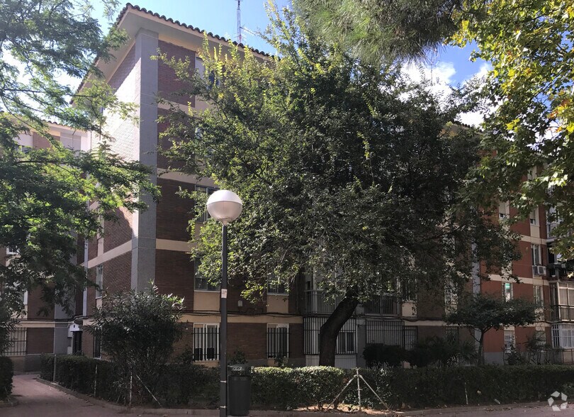 Calle Alfonso XII, 13, Móstoles, Madrid à louer - Photo de l’immeuble – Image 1 sur 1