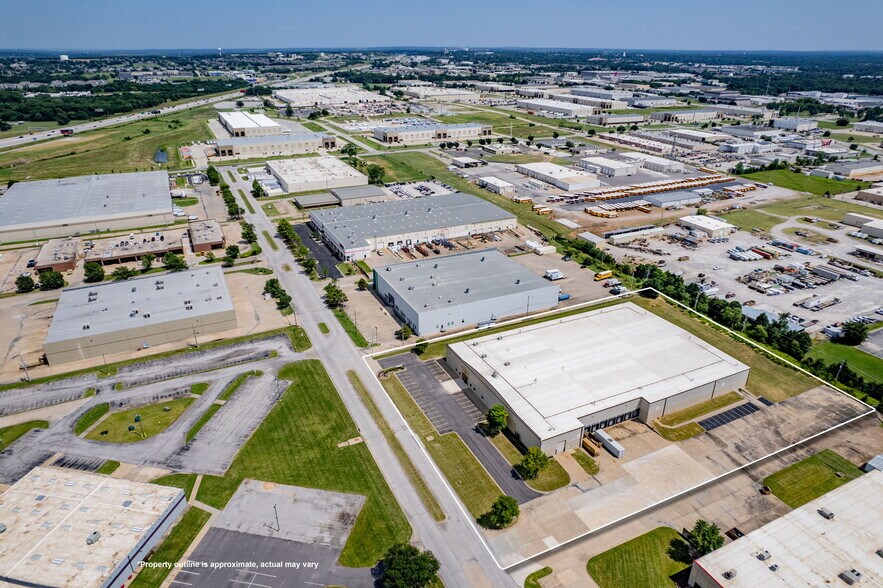 12322 E 55th St, Tulsa, OK à louer - Photo de l’immeuble – Image 3 sur 33