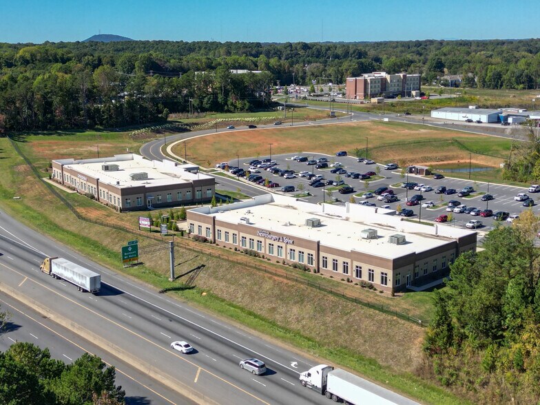 540 Mount Holly Medical Pky, Belmont, NC à louer - Photo de l’immeuble – Image 2 sur 3