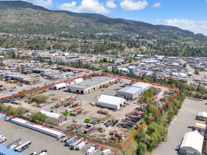 575 Page Av, Penticton, BC à vendre - Photo principale – Image 1 sur 15
