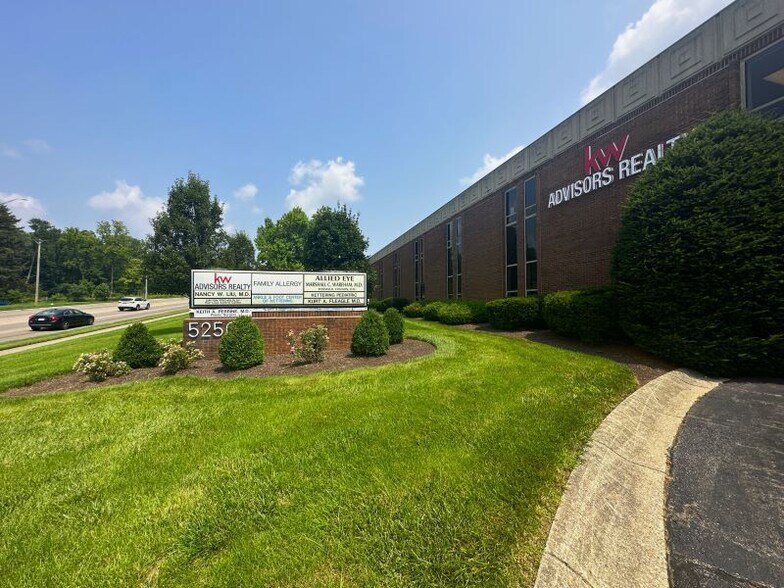 5250 Far Hills Ave, Kettering, OH à louer - Photo de l’immeuble – Image 2 sur 14