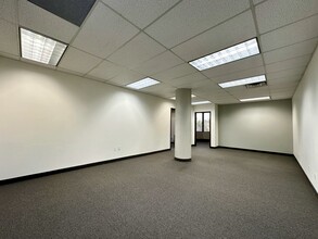 1245 E Brickyard Rd, Salt Lake City, UT à louer Photo de l’immeuble– Image 1 sur 3