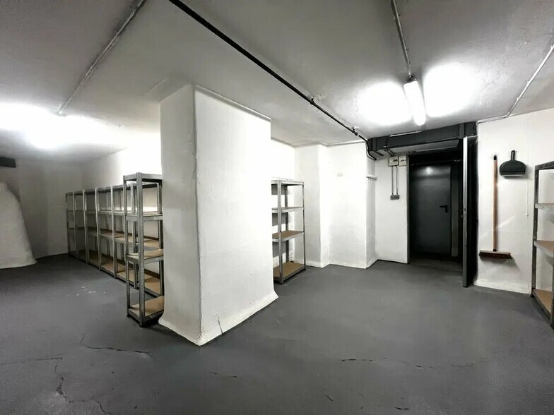 Industriel/Logistique dans Nice à louer - Photo de l’immeuble – Image 1 sur 7