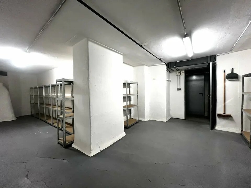 Industriel/Logistique dans Nice à louer Photo de l’immeuble– Image 1 sur 8