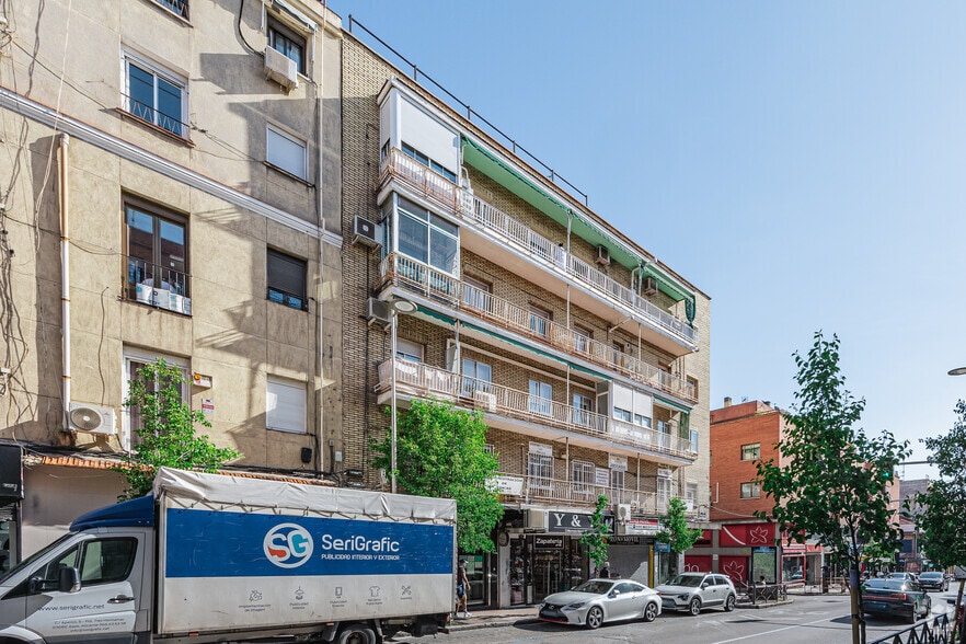 Immeuble residentiel dans Madrid, Madrid à vendre - Photo de l’immeuble – Image 2 sur 2