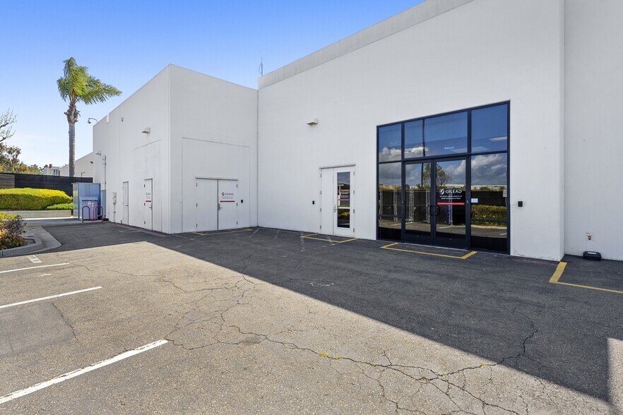 4100 Avenida De La Plata, Oceanside, CA à vendre - Photo de l’immeuble – Image 2 sur 4