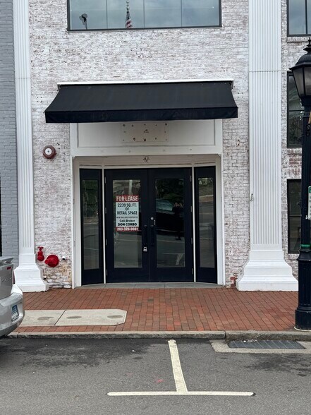 80 Main St, New Canaan, CT à louer - Photo de l’immeuble – Image 1 sur 22