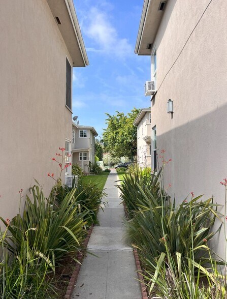 1113 26th St, Santa Monica, CA à vendre - Photo de l’immeuble – Image 3 sur 8