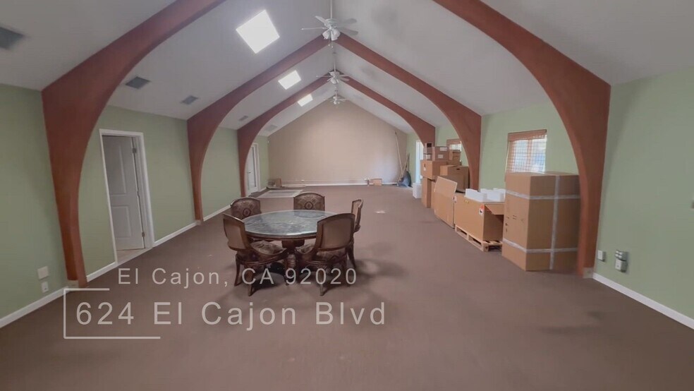 624 El Cajon Blvd, El Cajon, CA à louer - Vidéo sur l’annonce professionnelle – Image 2 sur 3