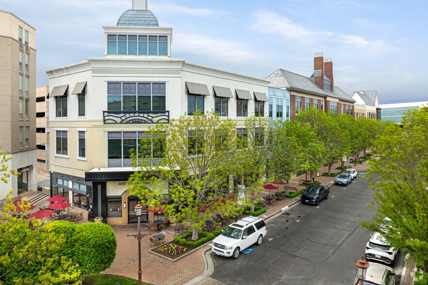 11551 Ash St, Leawood, KS à louer - Photo de l’immeuble – Image 3 sur 16