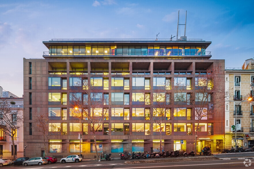 Calle de Alfonso XII, 62, Madrid, Madrid à louer - Photo principale – Image 1 sur 6