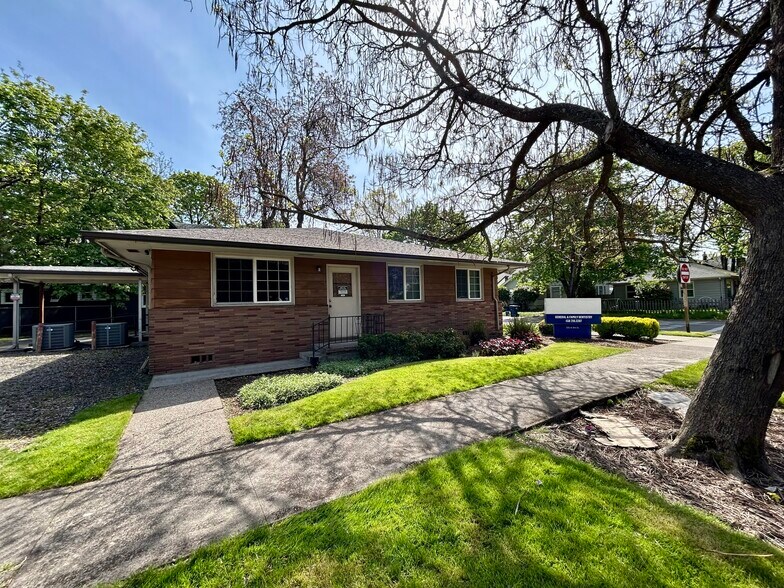 595 W 8th Ave, Eugene, OR à louer - Photo de l’immeuble – Image 2 sur 8