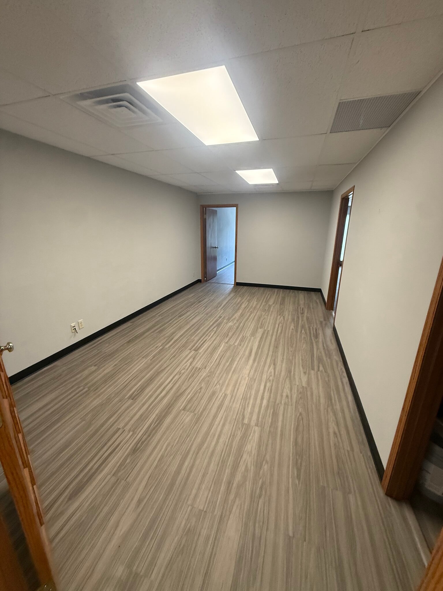 5205 N Ironwood Ln, Milwaukee, WI à louer Photo intérieure– Image 1 sur 5