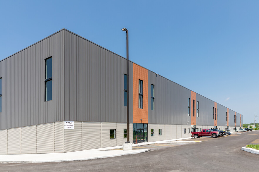 1259 Centennial Dr, Kingston, ON à louer - Photo de l’immeuble – Image 2 sur 15