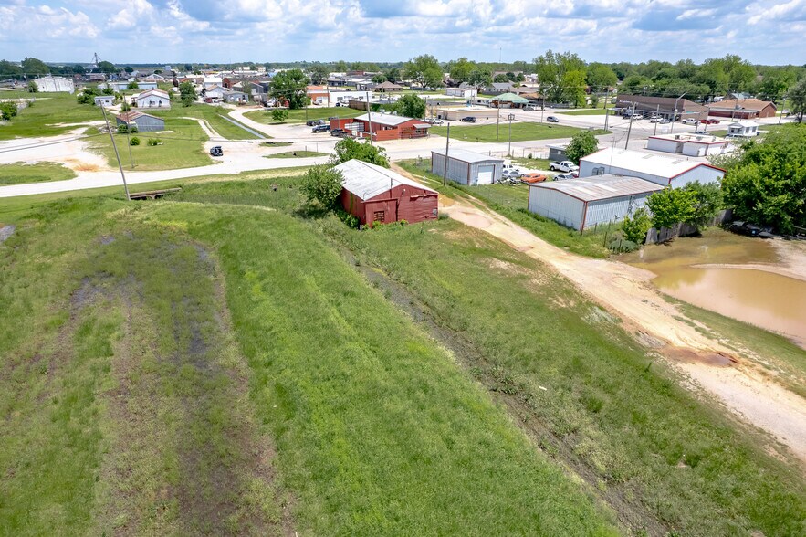 107.5 4th, Lindsay, OK à vendre - Photo de l’immeuble – Image 3 sur 34