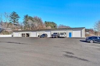 6530-6536 Commonwealth Dr, Roanoke, VA à louer Photo de l’immeuble– Image 1 sur 5