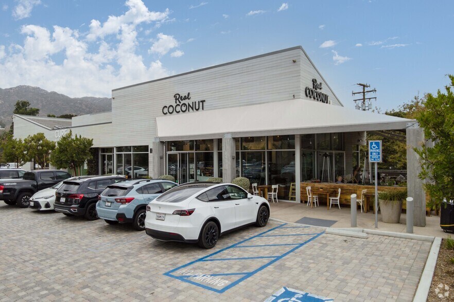 23401 Civic Center Way, Malibu, CA à vendre - Photo principale – Image 1 sur 38