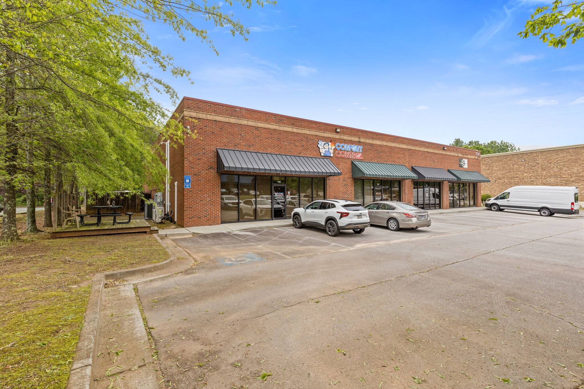 5322 Palmero Ct, Buford, GA à vendre Photo de l’immeuble– Image 1 sur 16