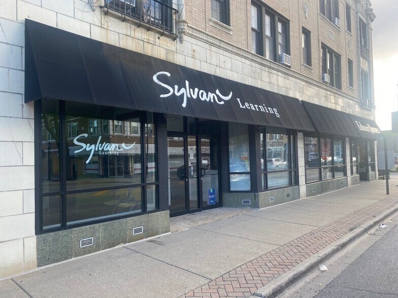 7211-7227 Madison St, Forest Park, IL à louer - Photo de l’immeuble – Image 1 sur 9