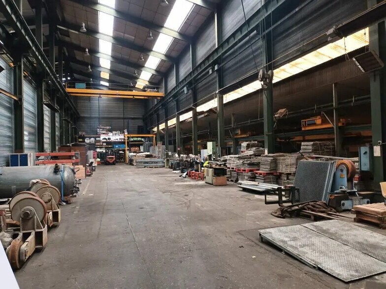 Local d'activités dans VERNEUIL D'AVRE ET D'ITON à vendre - Photo de l’immeuble – Image 2 sur 13