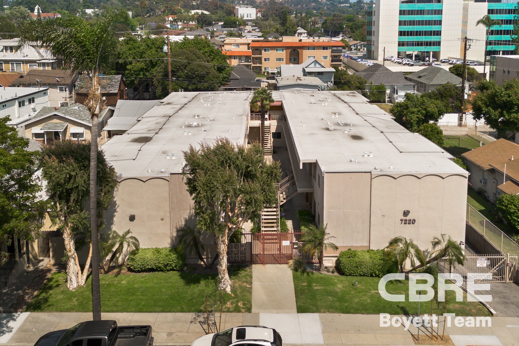 Whittier Portfolio: 7220-7232 Bright Ave portefeuille de 3 biens à vendre sur LoopNet.fr Photo principale– Image 1 sur 54