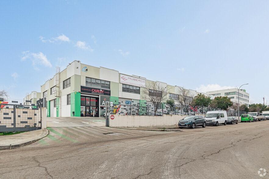 Industriel/Logistique dans Coslada, Madrid à vendre - Photo de l’immeuble – Image 2 sur 2