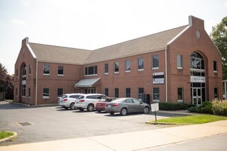 312 W State St, Kennett Square, PA à louer Photo de l’immeuble– Image 1 sur 6