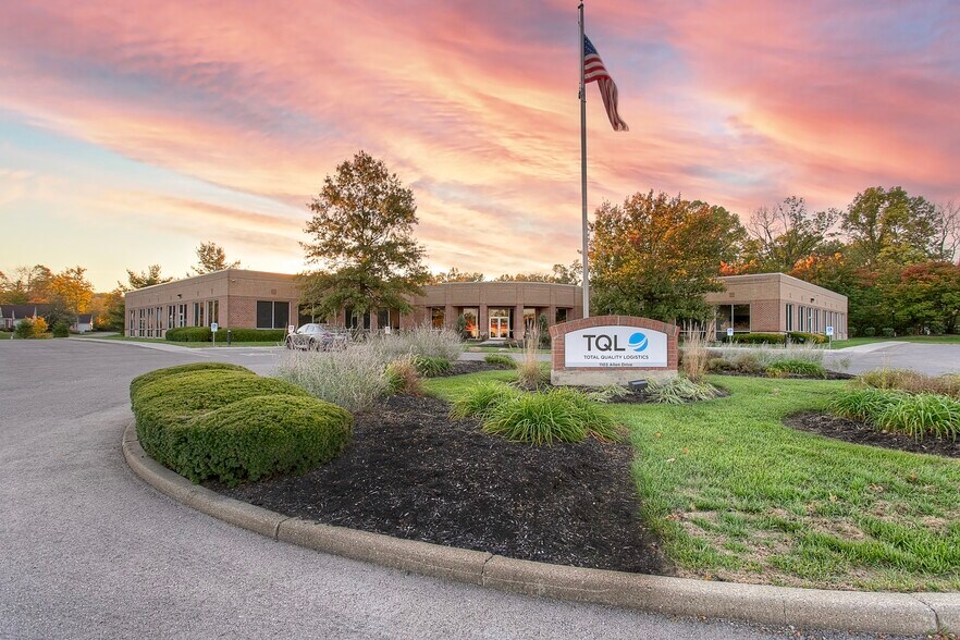 1103 Allen Dr, Milford, OH à louer - Photo de l’immeuble – Image 1 sur 4