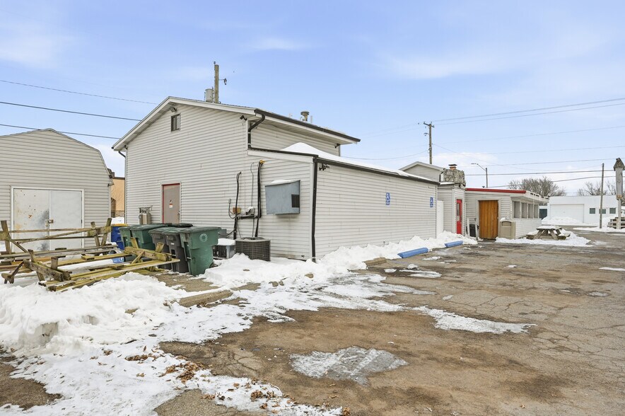 3823 N Broadway Ave, Muncie, IN à vendre - Photo de l’immeuble – Image 3 sur 13