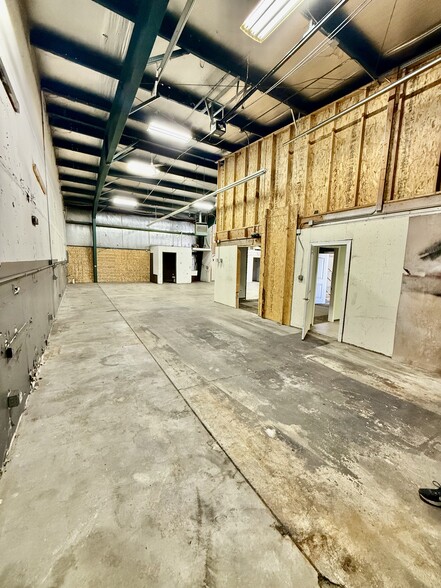 1805 Industrial Park Dr, Normal, IL à louer - Photo de l’immeuble – Image 2 sur 18