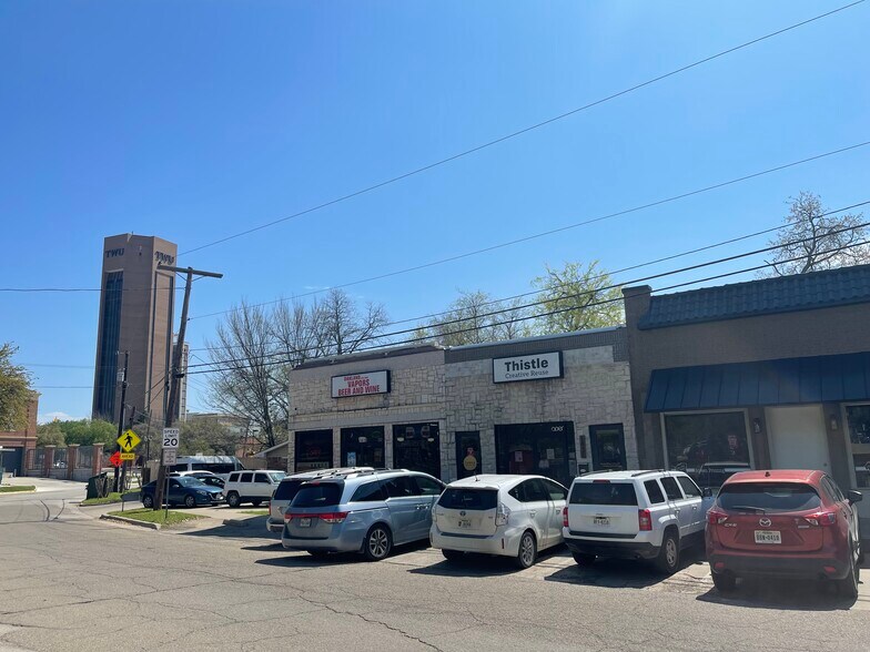 1421 Oakland St, Denton, TX à louer - Photo de l’immeuble – Image 1 sur 4