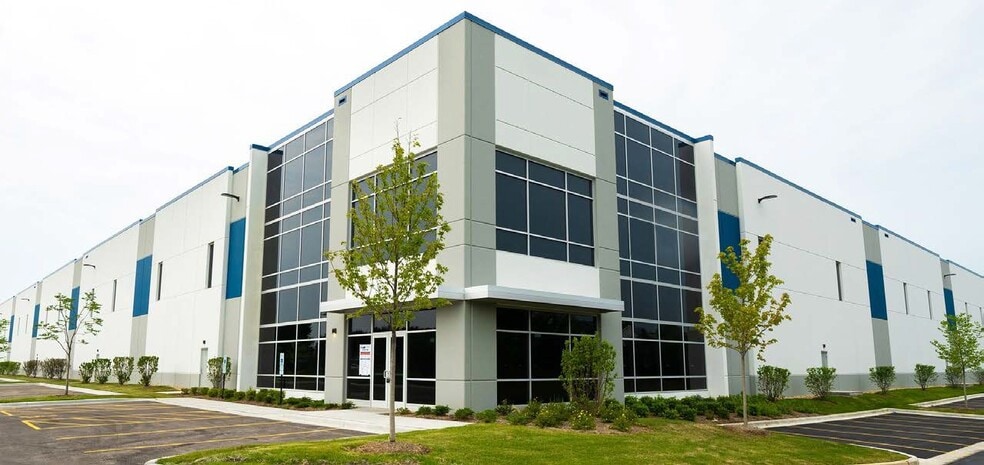 599 S Schmidt Rd, Bolingbrook, IL à louer - Photo de l’immeuble – Image 2 sur 9