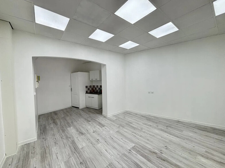 46 Rue Des Pyrénées, Paris à louer - Photo de l’immeuble – Image 2 sur 6