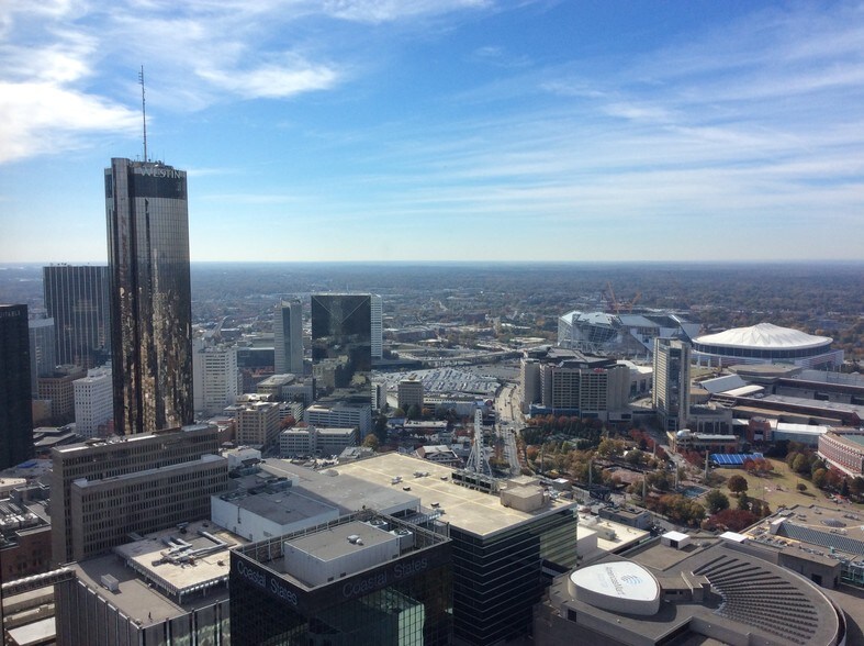 303 Peachtree St Ne, Atlanta, GA à louer - Photo de l’immeuble – Image 3 sur 5