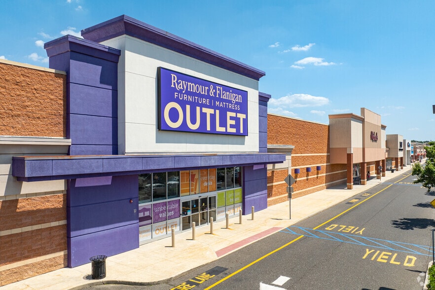 2000 Clements Bridge Rd, Deptford, NJ à louer - Photo de l’immeuble – Image 2 sur 7