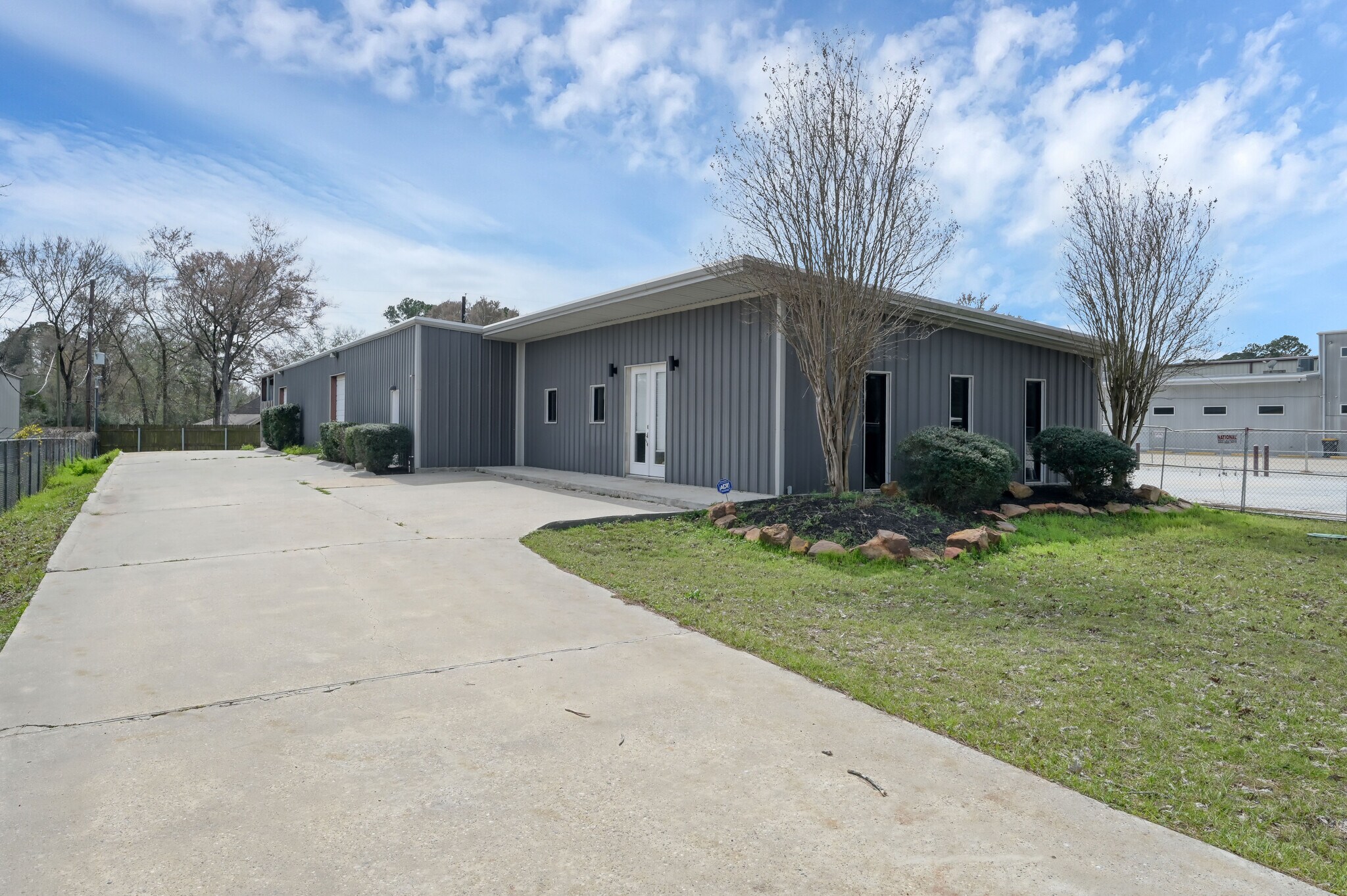 32219 Tamina Rd, Magnolia, TX à louer Photo principale– Image 1 sur 45