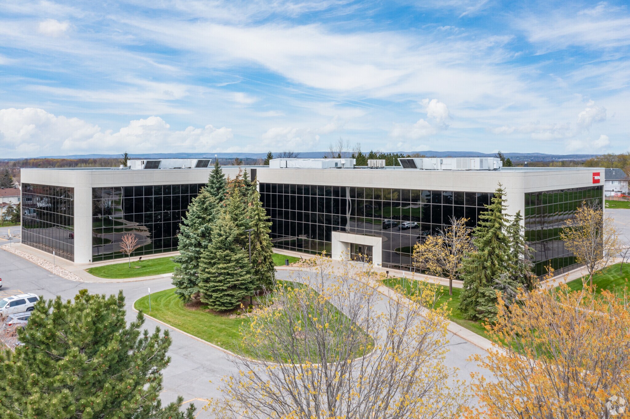 350 Terry Fox Dr, Ottawa, ON à louer Photo de l’immeuble– Image 1 sur 5