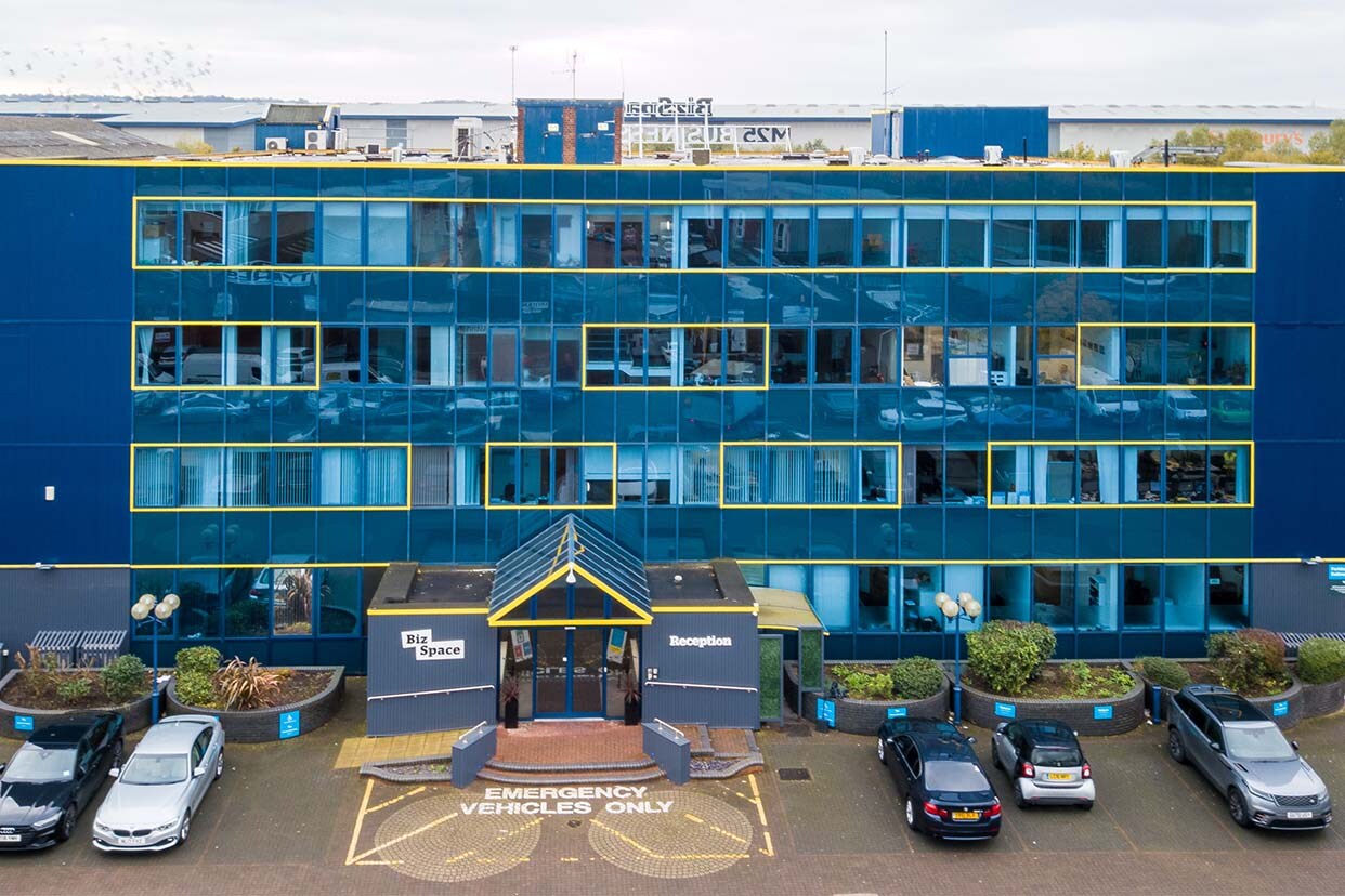 121 Brooker Rd, Waltham Abbey à louer Photo principale– Image 1 sur 4