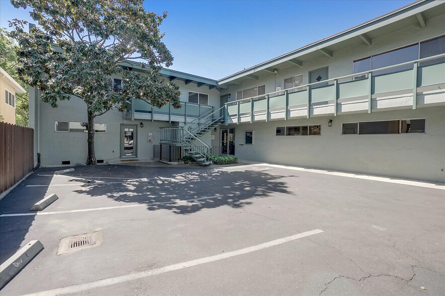 3433 Golden Gate Way, Lafayette, CA à louer - Photo de l’immeuble – Image 2 sur 6