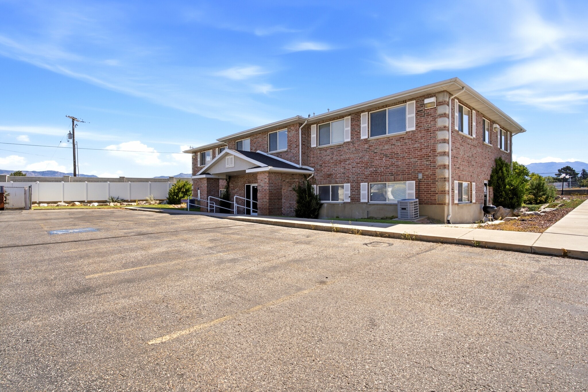 5145 S Airport Rd, Roy, UT à louer Photo intérieure– Image 1 sur 11