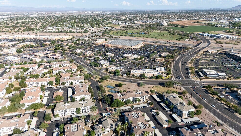 Santan Village Habit Burger, Gilbert, AZ à louer - Photo de l’immeuble – Image 3 sur 7