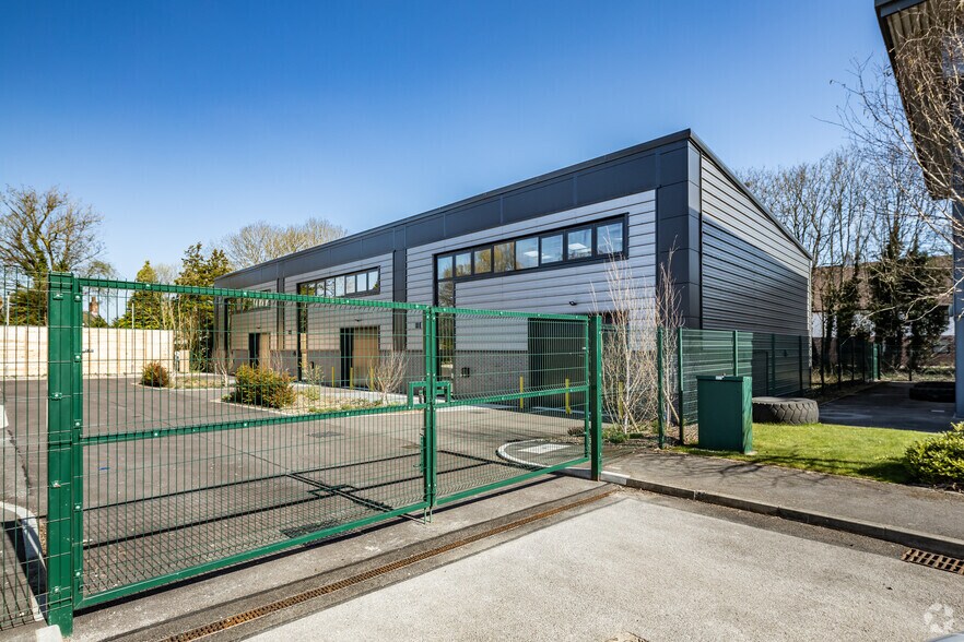 Longstone Rd, Manchester à vendre - Photo principale – Image 1 sur 24
