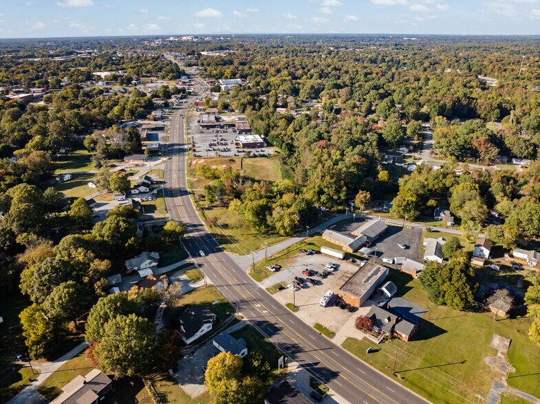 107 Julian Ave, Archdale, NC à vendre - Aérien – Image 3 sur 8