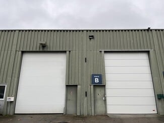 Plus de détails pour 1-3 Avenue Jean Pierre Timbaud, Trappes - Industriel/Logistique à louer