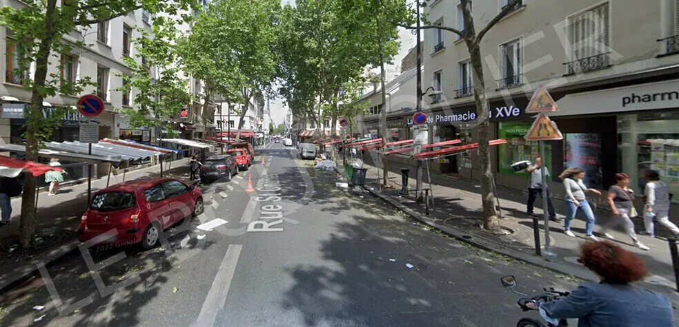 Local commercial dans Paris à vendre - Photo de l’immeuble – Image 2 sur 3