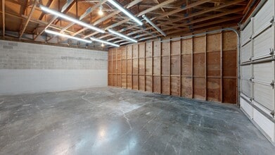 2415 70th Ave W, University Place, WA à louer Numérisation 3D Matterport– Image 1 sur 1