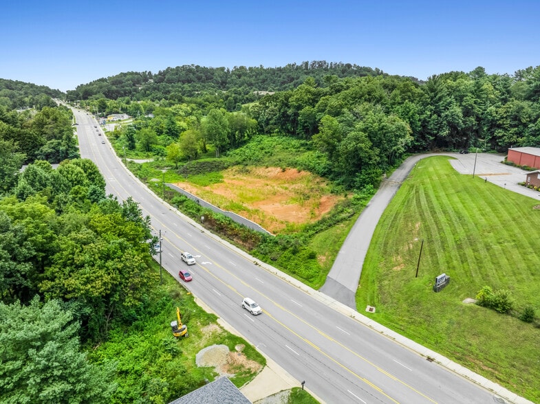 289 New Leicester Highway, Asheville, NC à vendre - Photo principale – Image 1 sur 7