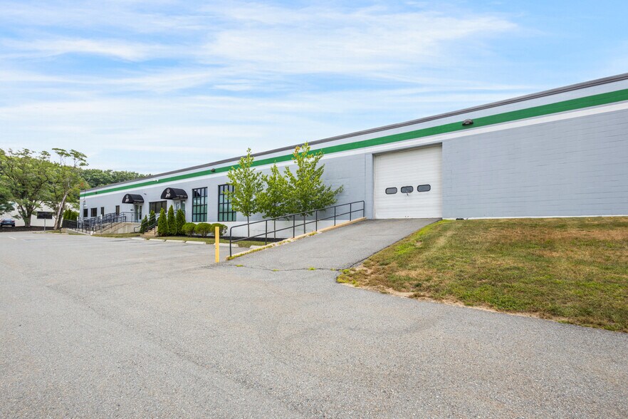 774 Crawford St, Fitchburg, MA à vendre - Photo de l’immeuble – Image 2 sur 11